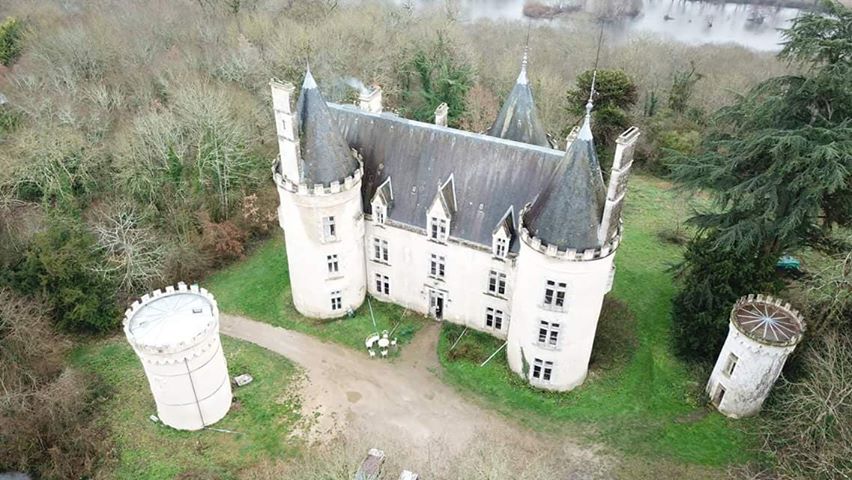 Bienvenue Au Chateau De Fougeret Chateau De Fougeret